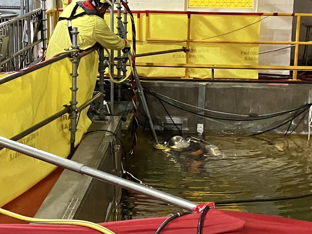 Initial leak check nuclear diving